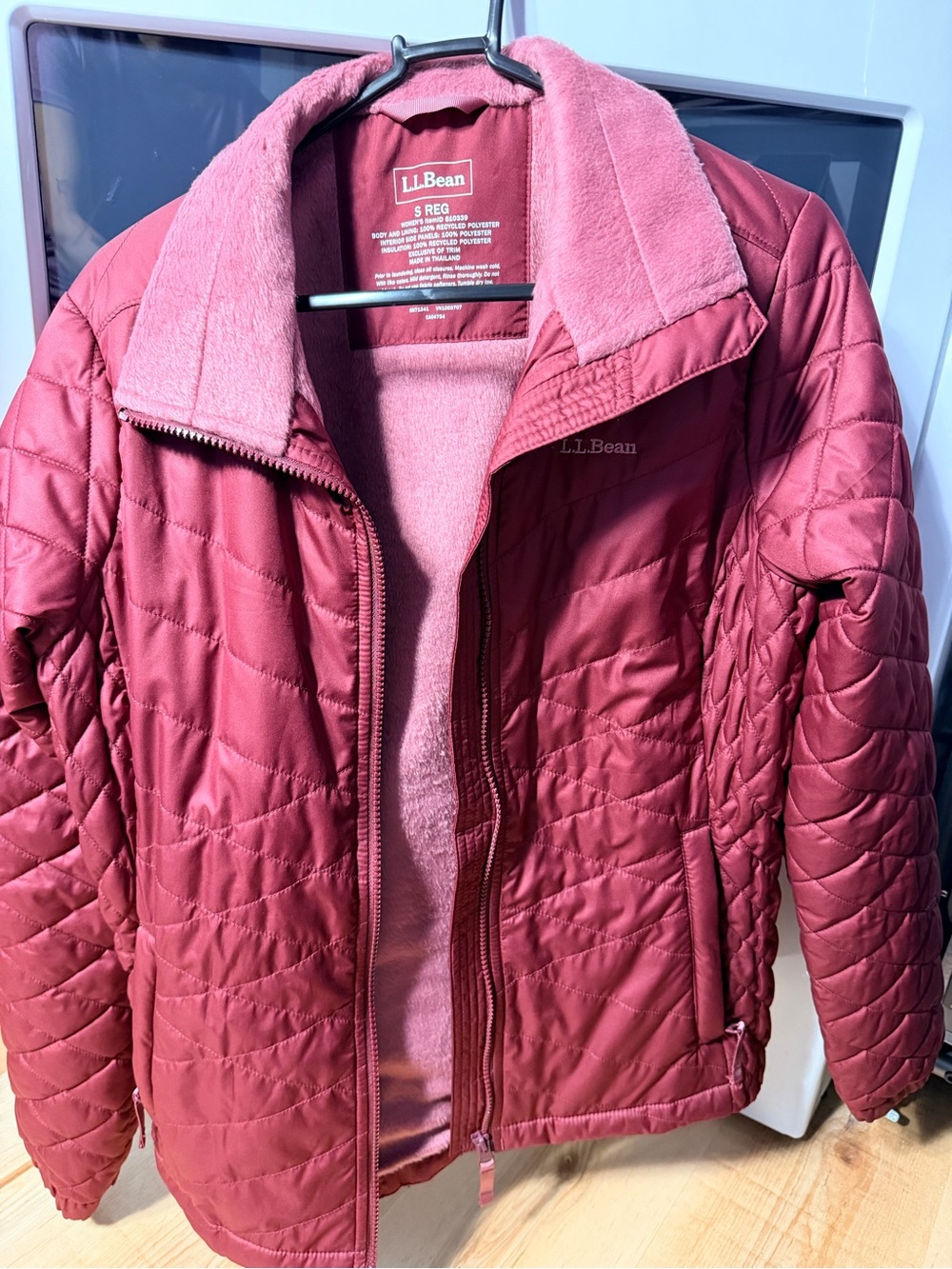 L.L. Bean women wine red Quilted Puffer Jacket
